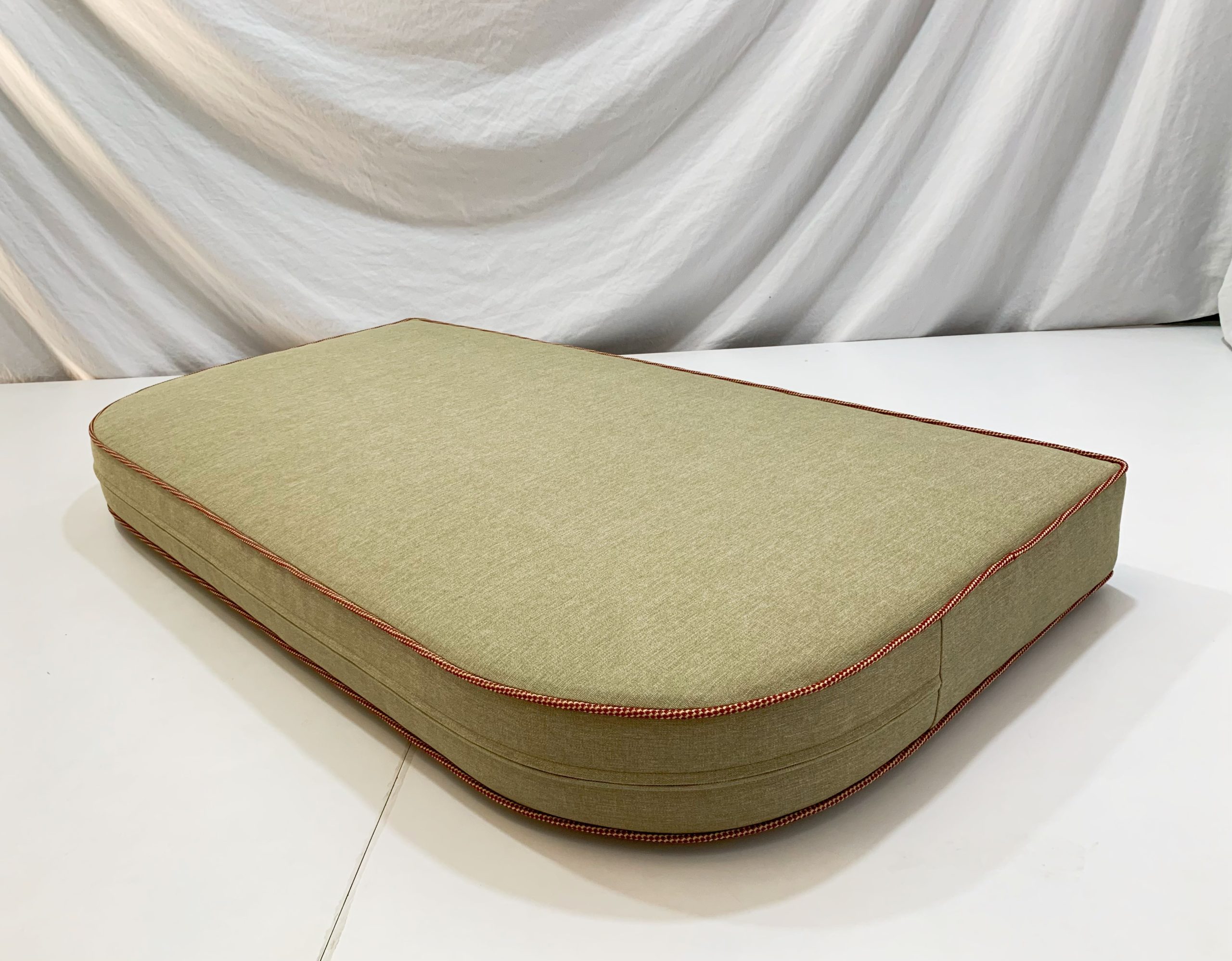 Tapered Bench Cushion Cover - Soul Red Piping