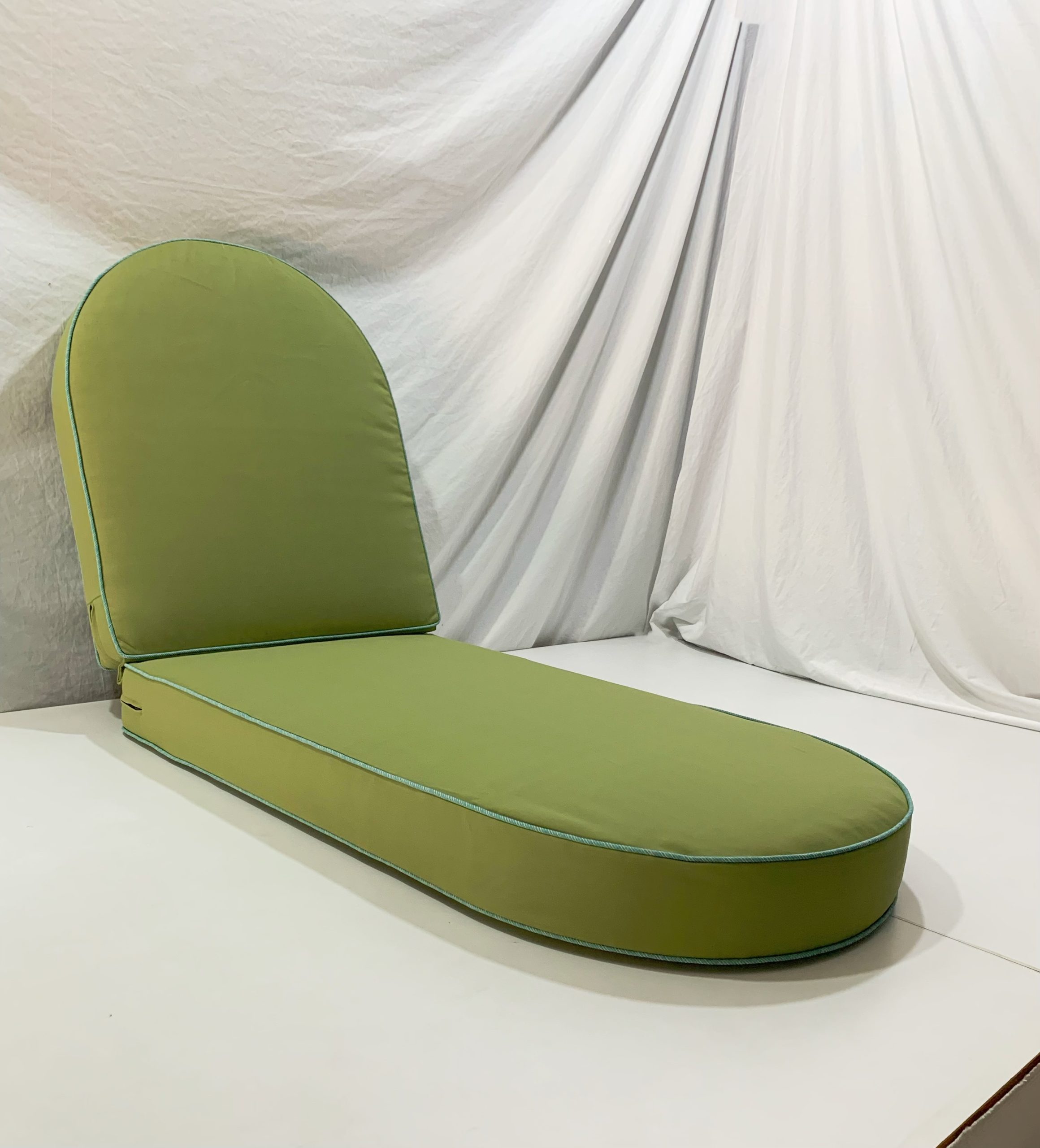 Oasis Green Rounded End Sun Lounge Cover